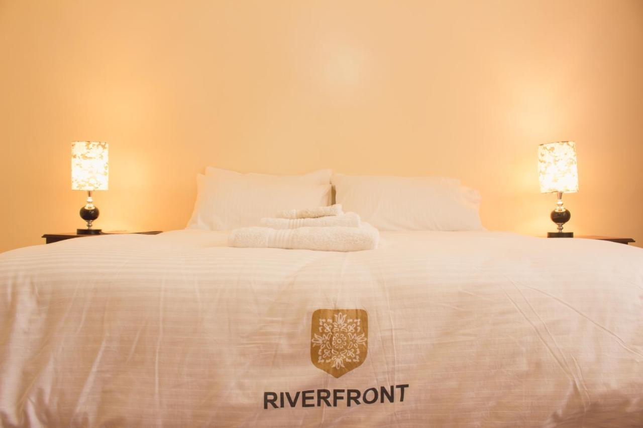 Bed and Breakfast Riverfront Gardens à Mjini Extérieur photo